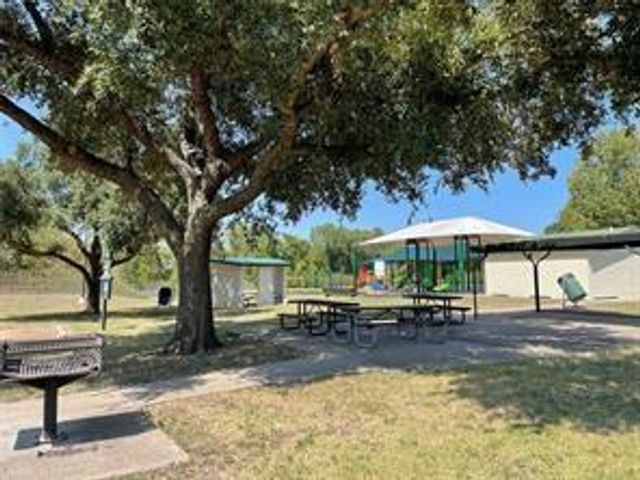 313 2nd Street, Rosenberg, TX 77471