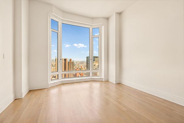 30 Park Pl Apt 55A, New York City, NY 10007
