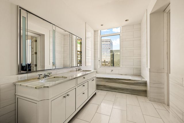 30 Park Pl Apt 55A, New York City, NY 10007