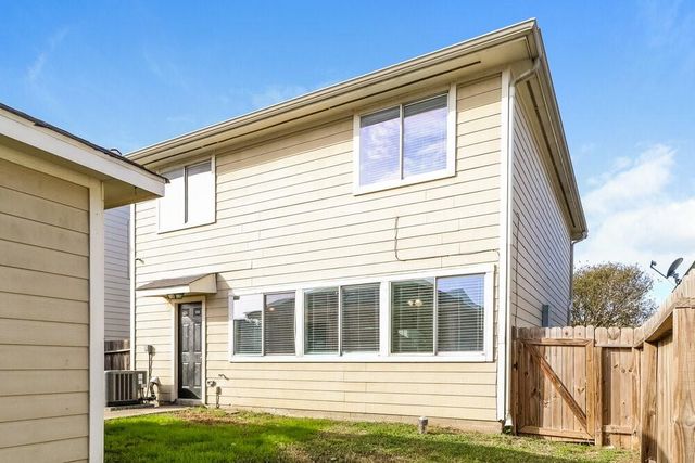 1043 Verde Trails Drive, Houston, TX 77073