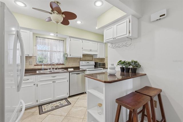 404 OXFORD DRIVE 404, Nokomis, FL 34275