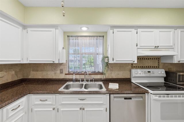 404 OXFORD DRIVE 404, Nokomis, FL 34275