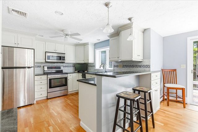 40 Kristin Rd, Plymouth, MA 02360