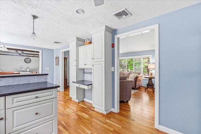 40 Kristin Rd, Plymouth, MA 02360