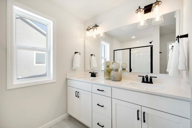 5096 Airlake Drive, Woodbury, MN 55129