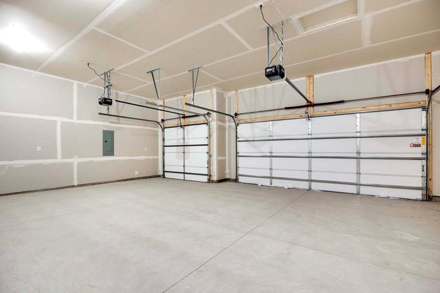 5096 Airlake Drive, Woodbury, MN 55129