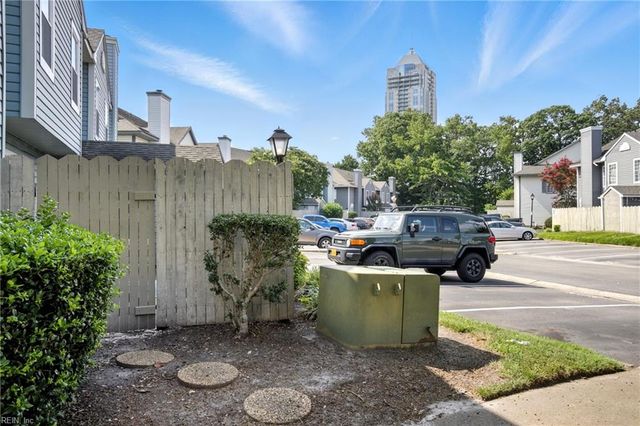 308 Ferdinand CIR, Virginia Beach, VA 23462