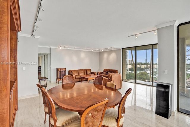 19355 Turnberry Way 8K, Aventura, FL 33180