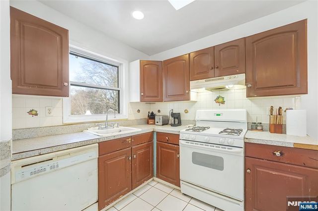 19 Vivian, Emerson, NJ 07630