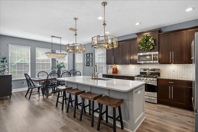 5955 PARKSET DRIVE, Lithia, FL 33547