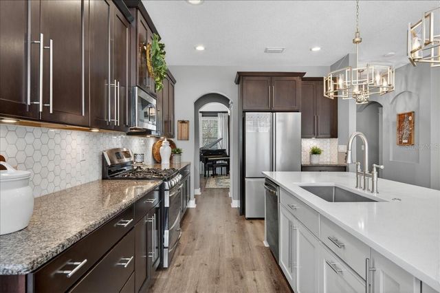 5955 PARKSET DRIVE, Lithia, FL 33547