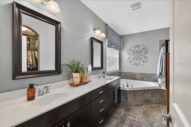 5955 PARKSET DRIVE, Lithia, FL 33547