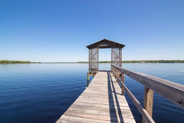 2779 Grand Bay Court, Navarre, FL 32566