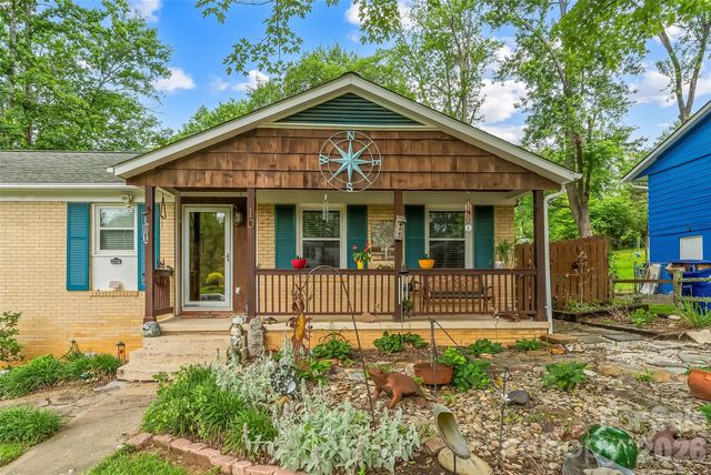 10 Oak Leaf Lane, Arden, NC 28704
