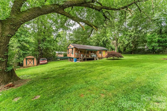 10 Oak Leaf Lane, Arden, NC 28704