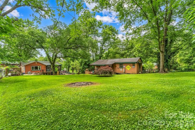 10 Oak Leaf Lane, Arden, NC 28704
