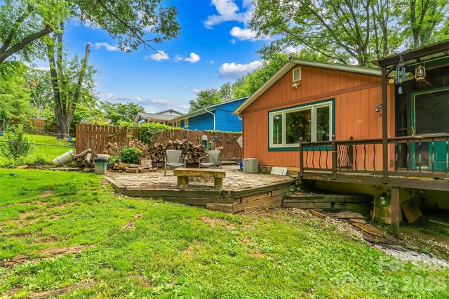 10 Oak Leaf Lane, Arden, NC 28704