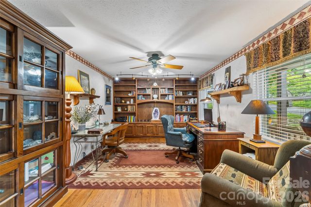 10 Oak Leaf Lane, Arden, NC 28704