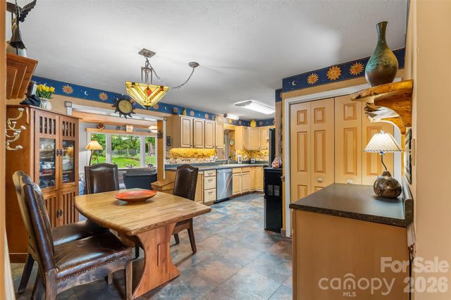 10 Oak Leaf Lane, Arden, NC 28704