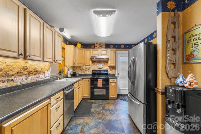 10 Oak Leaf Lane, Arden, NC 28704