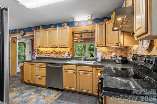 10 Oak Leaf Lane, Arden, NC 28704