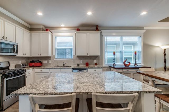 4258 Mcgregor Bluff Lane, Conroe, TX 77304