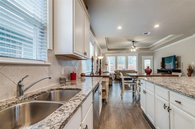 4258 Mcgregor Bluff Lane, Conroe, TX 77304