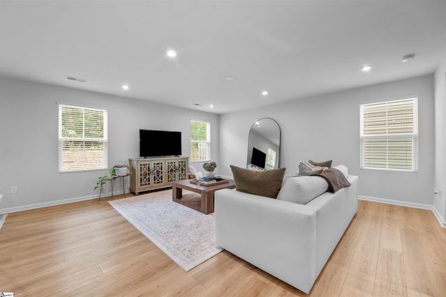 520 Mills Hill Way, Greenville, SC 29605