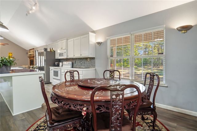 19555 Highway 16, Siloam Springs, AR 72761