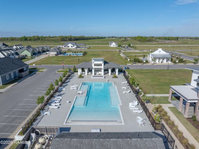 208 Oak Village Drive, Scott, LA 70583