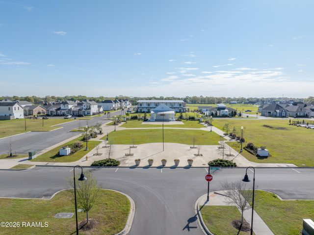 208 Oak Village Drive, Scott, LA 70583