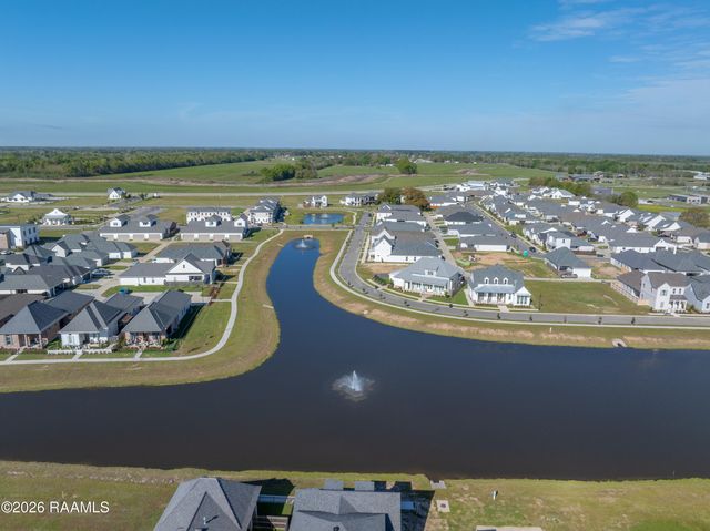 208 Oak Village Drive, Scott, LA 70583