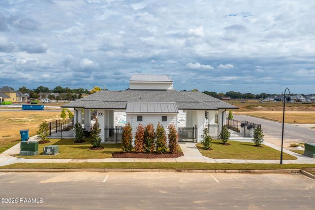 208 Oak Village Drive, Scott, LA 70583