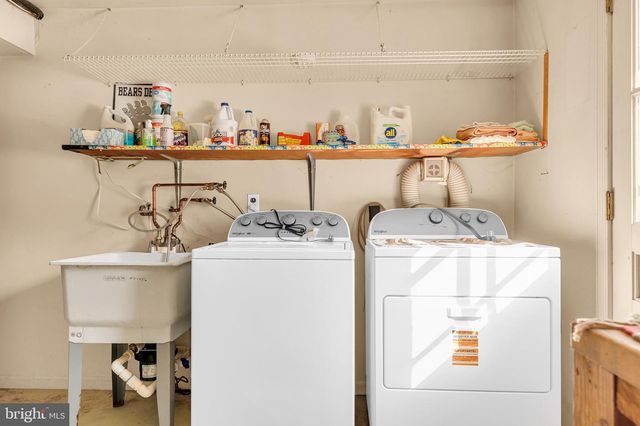 38 STARDUST DR, Newark, DE 19702