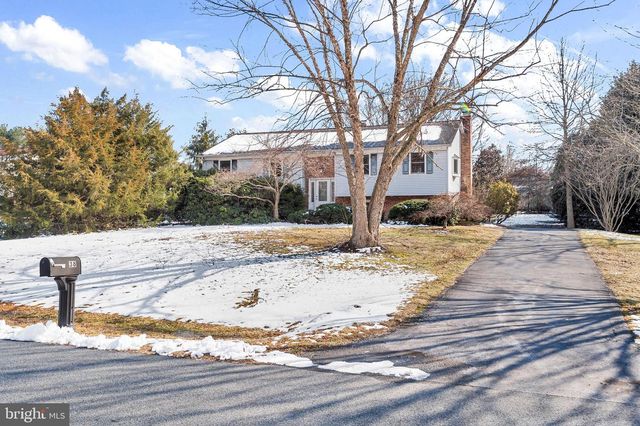 38 STARDUST DR, Newark, DE 19702