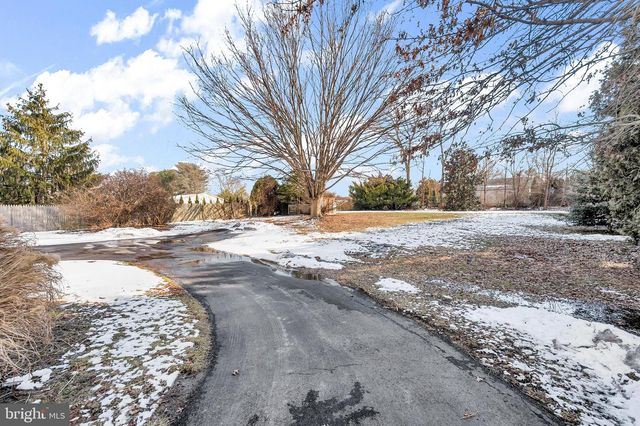 38 STARDUST DR, Newark, DE 19702