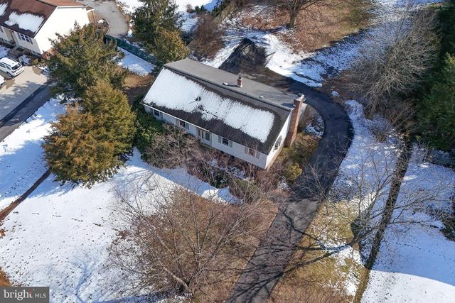 38 STARDUST DR, Newark, DE 19702