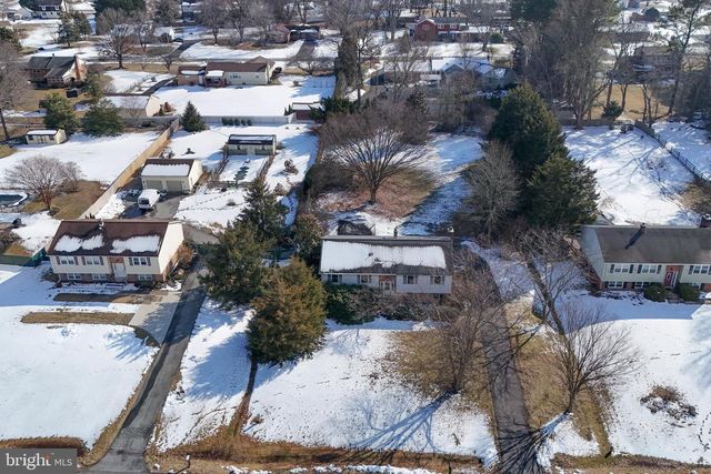 38 STARDUST DR, Newark, DE 19702