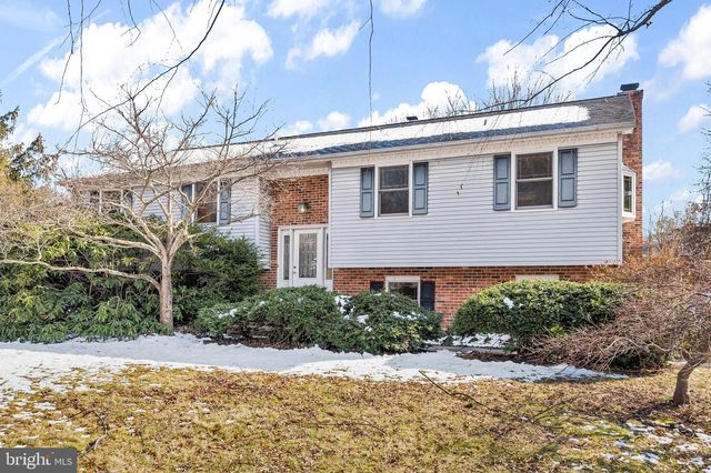 38 STARDUST DR, Newark, DE 19702