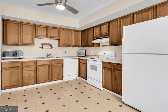 38 STARDUST DR, Newark, DE 19702