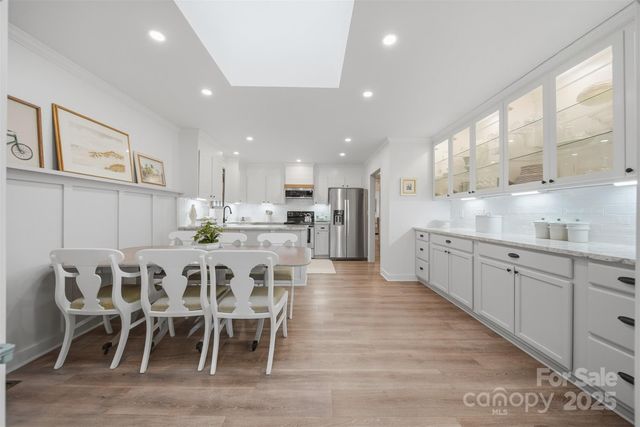 1042 1st Street NE, Hickory, NC 28601