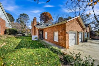 1042 1st Street NE, Hickory, NC 28601