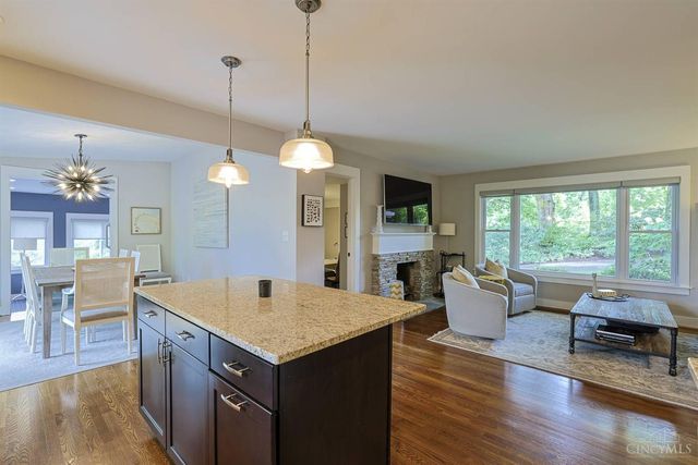 211 Hilltop Lane, Wyoming, OH 45215