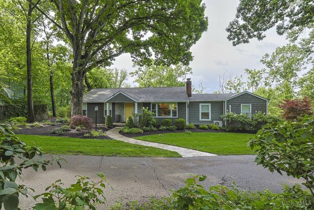 211 Hilltop Lane, Wyoming, OH 45215