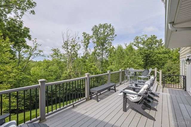 211 Hilltop Lane, Wyoming, OH 45215