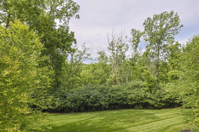 211 Hilltop Lane, Wyoming, OH 45215