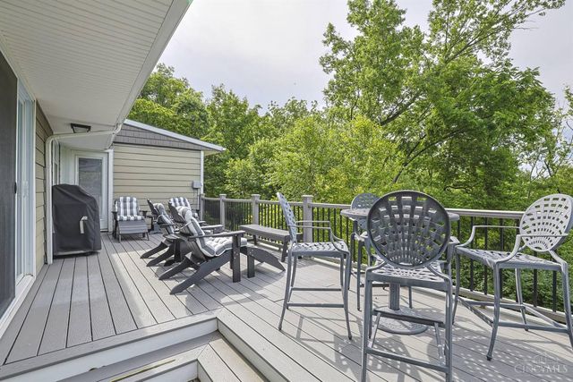 211 Hilltop Lane, Wyoming, OH 45215