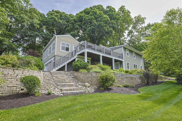 211 Hilltop Lane, Wyoming, OH 45215