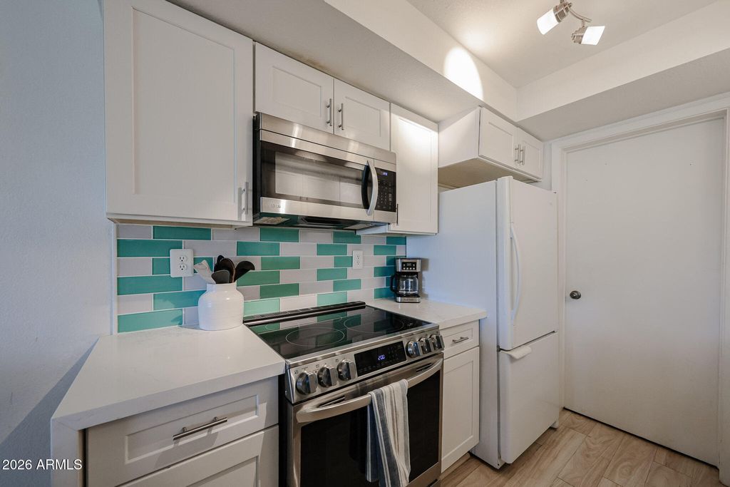 11032 N 28TH Drive 303, Phoenix, AZ 85029 — photo 3