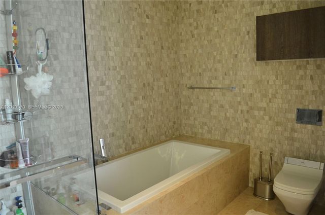 68 SE 6th St 2708, Miami, FL 33131